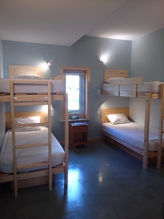 Hot Springs Campground & Hostel Upper Laberge Zimmer foto